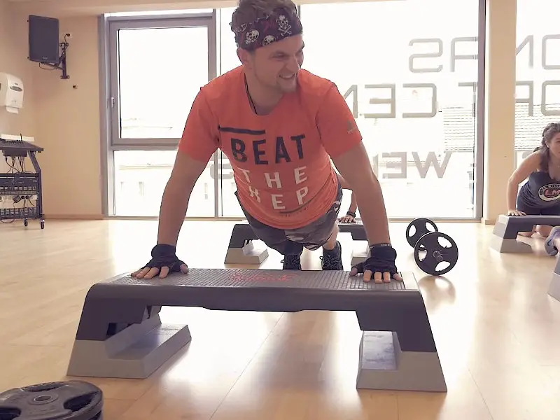 Teilnehmer im Les Mills Bodypump-Kurs im TSC Dresden
