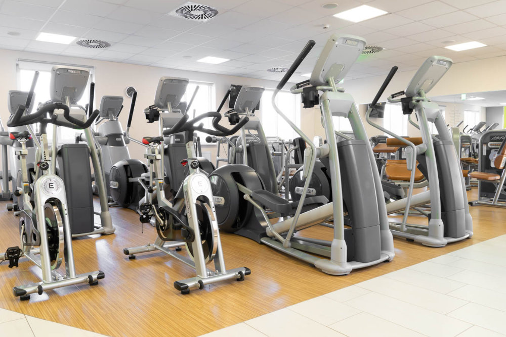 Cardiobereich im TSC Tolkewitz mit Laufbändern, Crosstrainern und Fahrradergometern