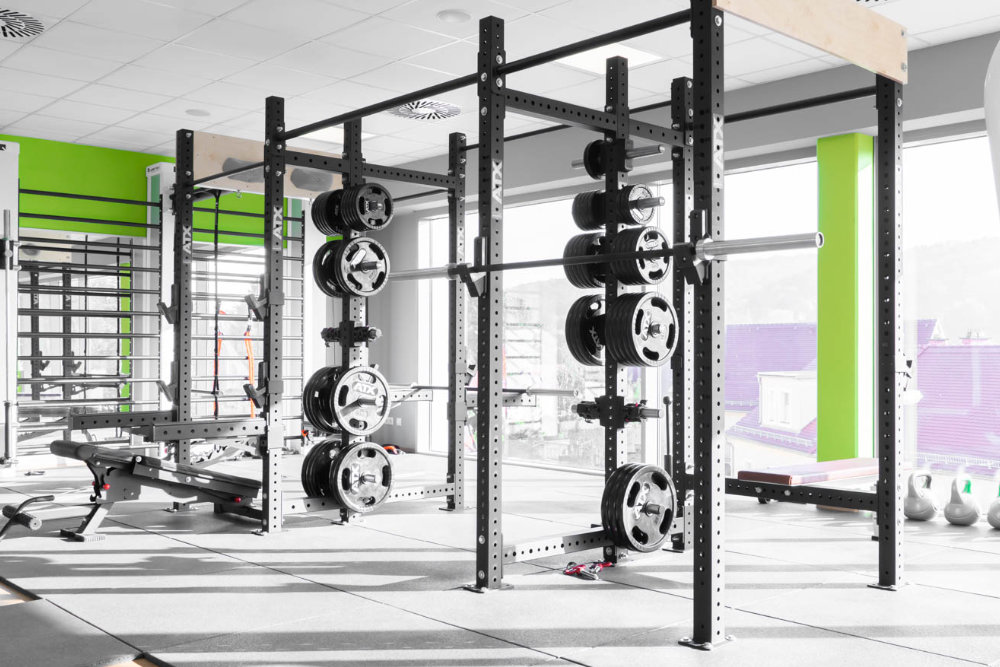 Kraftstation mit Langhantel im TSC Tolkewitz – Power Rack für funktionelles Krafttraining